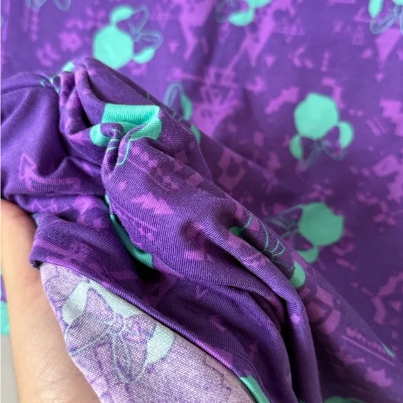 LuLaRoe Dianey Purple and Green Short Sleeve Tee | Minnie Print |XS - Picture 6 of 7